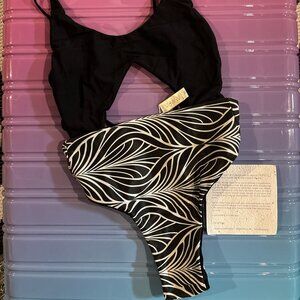 Love me Forever One Piece in Deco